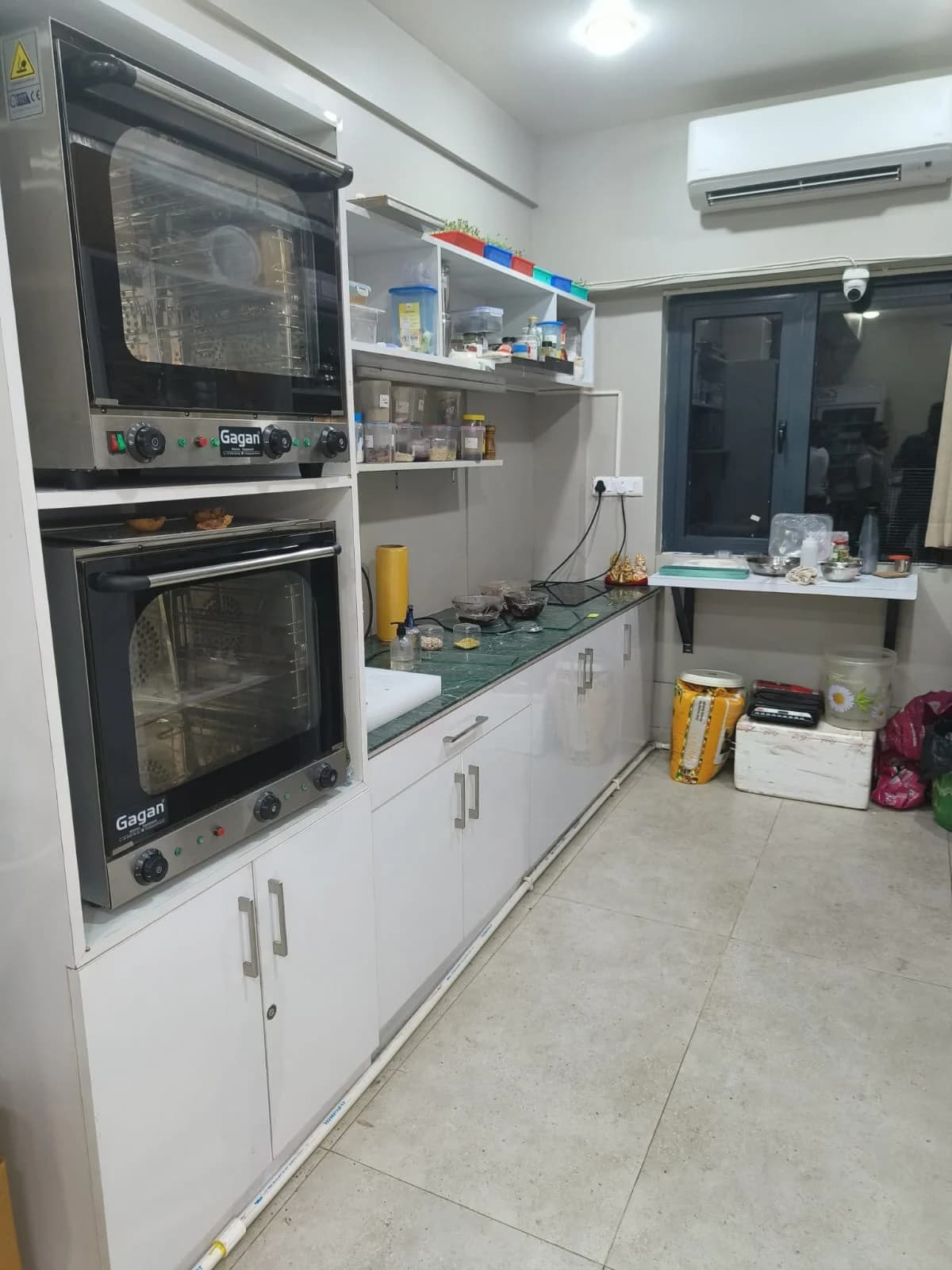 Dolchi Queen-- Cafe interior at New Town - Image 15