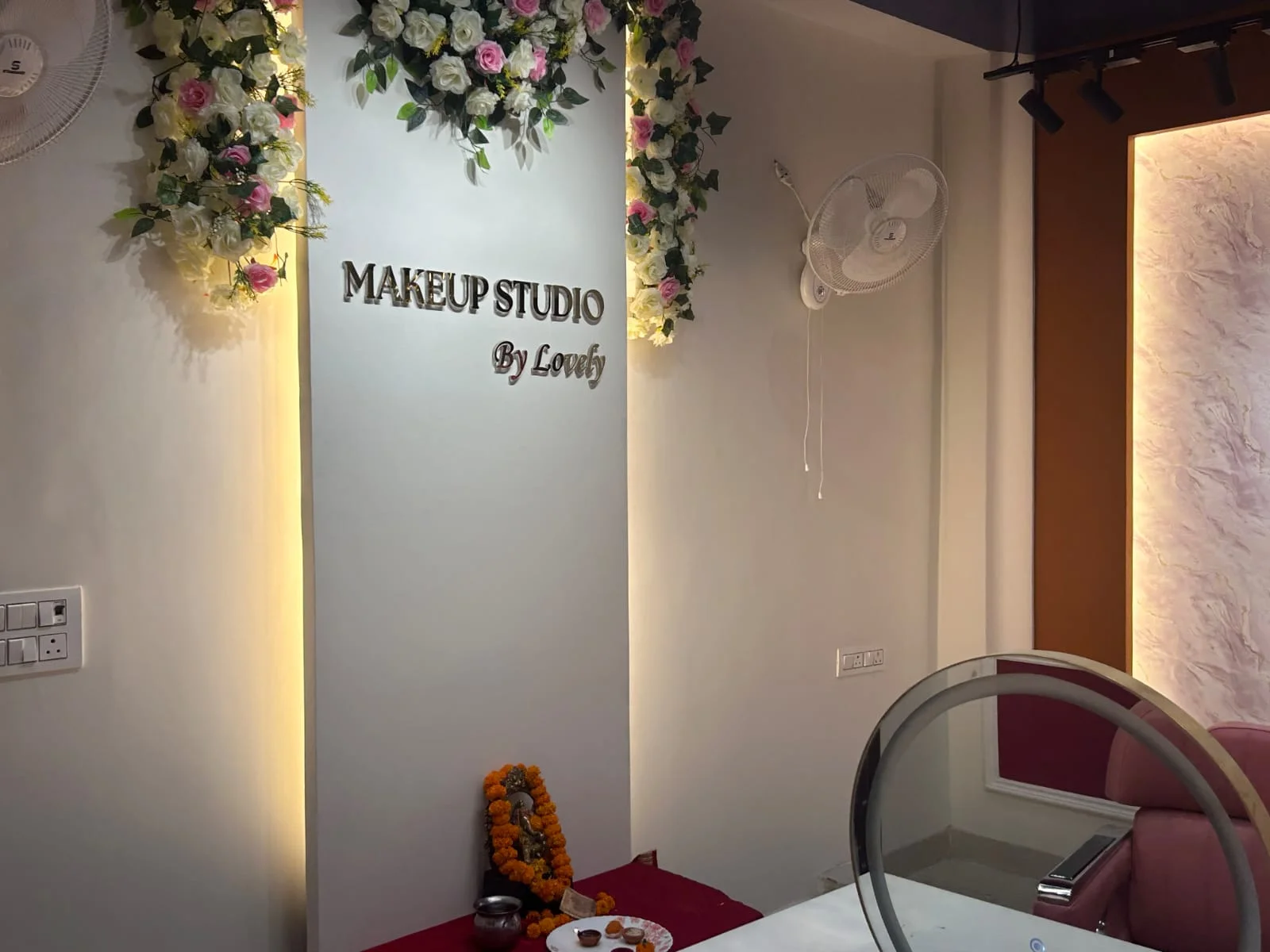 Makeup Studio Interior - Image 4