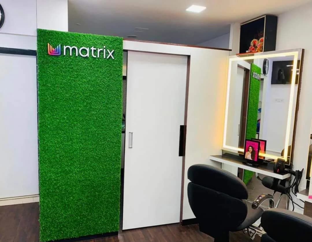 Tribal Trims Salon – Premium Salon Interiors in Kolkata - Image 6