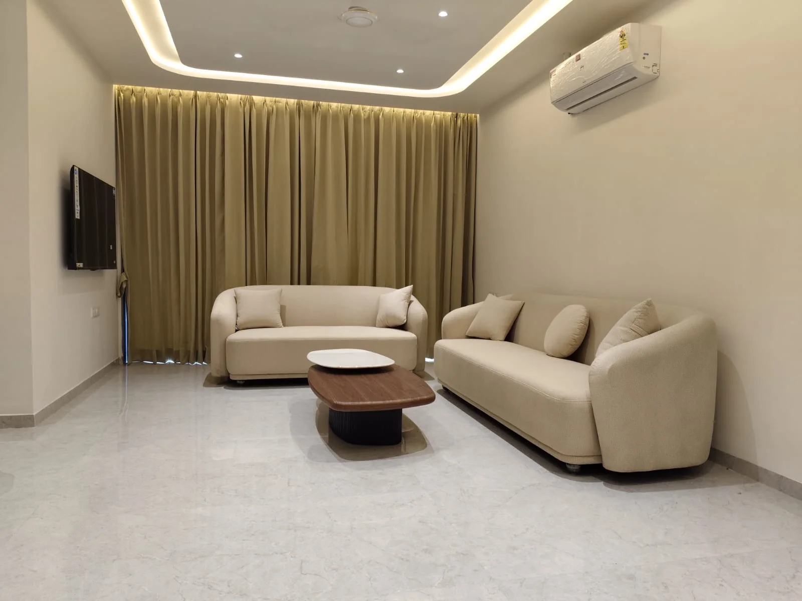 3BHK Builder Demo Flat Furnishing – Adajan, Surat - Image 3