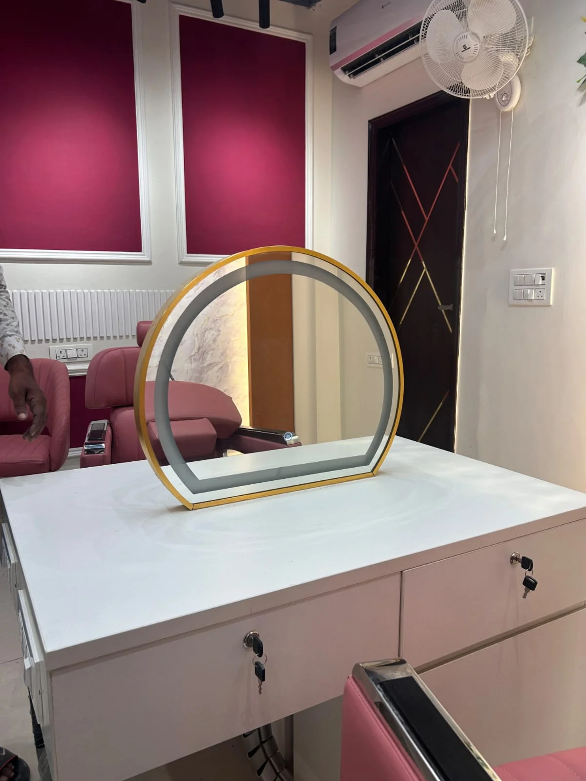 Makeup Studio Interior - Image 5