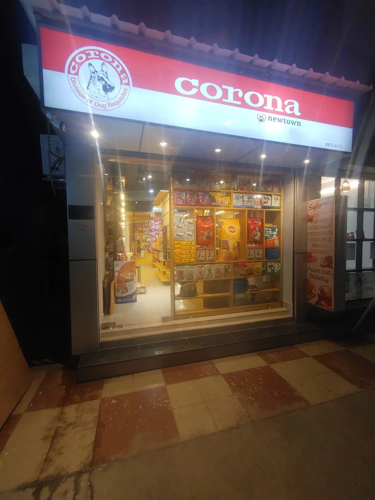 Corona Pet Shop – Pet Shop Interiors in Kolkata
