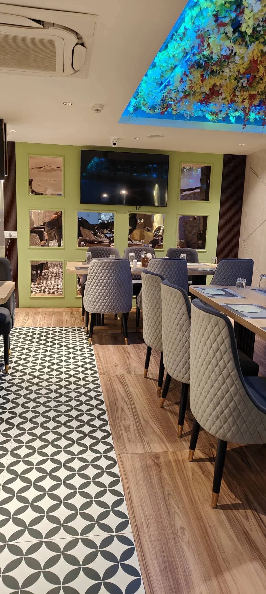 The Prestige Platters -  Restaurant Interiors in Kolkata - Image 2